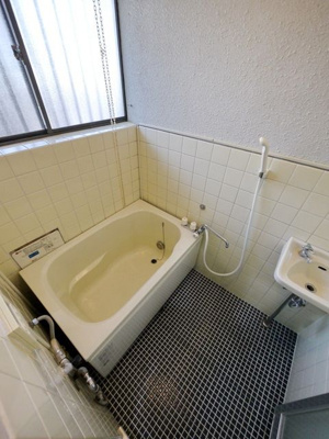 【浴室】 | サンコーポ | お風呂で日々の疲れを落としましょう