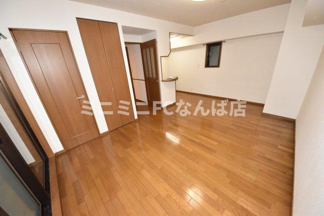 カイセイ大手前の居間・リビング