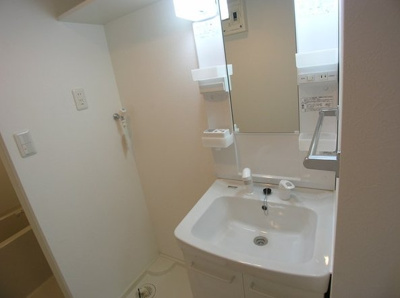 【洗面所】 | ＣＢ箱崎リヨン | シンプルで使いやすい洗面台です！