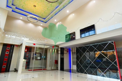 【エントランス】 | No.102 CLUB ORIENT(No.102 クラブオリエント) | ホテルのようなエントランスです！癒しの音楽も流れています。