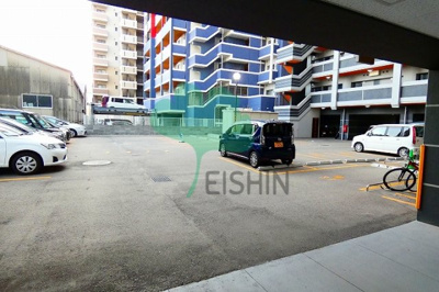 【駐車場】 | No.102 CLUB ORIENT(No.102 クラブオリエント) | 敷地内コインパーキングで来客時も安心です