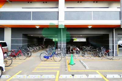  | No.102 CLUB ORIENT(No.102 クラブオリエント) | 屋根付き駐輪場です