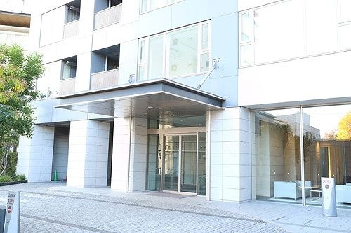 シティタワー上野池之端のエントランス