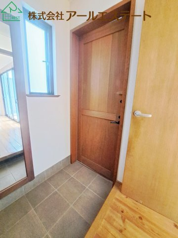 姫路市山吹1丁目　　中古戸建の玄関