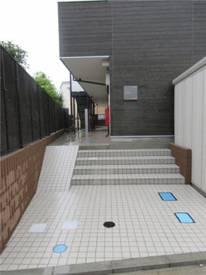 【エントランス】 | リブリ・レオサードⅡ | ゆとりのあるエントランスです