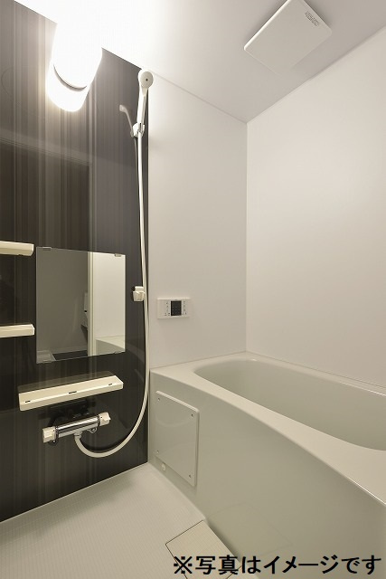 ジャルダン黒川の浴室