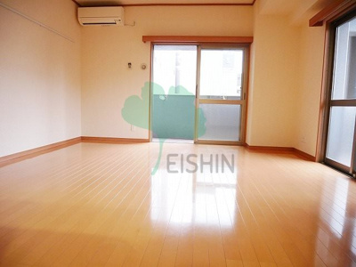 【居間・リビング】 | ロイヤル博多駅前 | アレンジ自由自在の広々空間です！