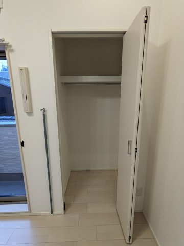 ハーモニーテラス楓の収納|201号室クローゼット