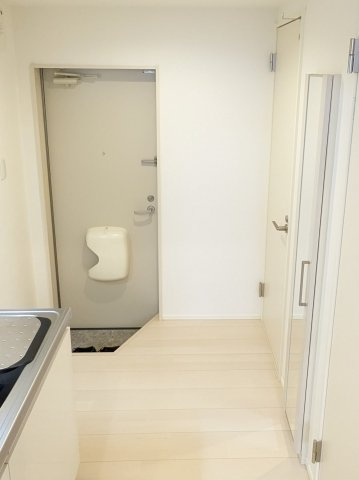 ハーモニーテラス姫宮町の玄関|105号室