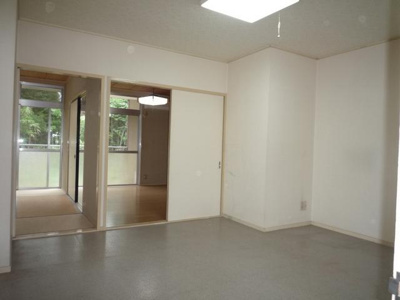 【居間・リビング】 | キャッスルかねこ | ゆったりとした居間です