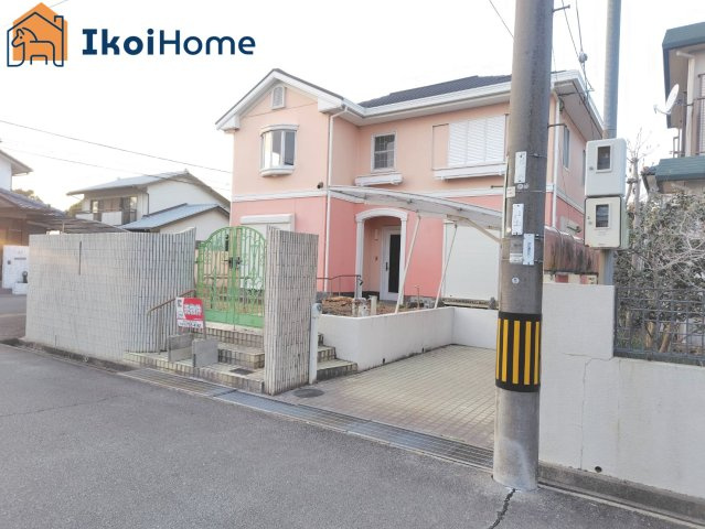 神戸市西区狩場台2丁目　中古戸建　のエントランス|●資料・カタログのご請求無料●スーパーやコンビニ、飲食店等周辺施設充実で生活に便利な立地です！