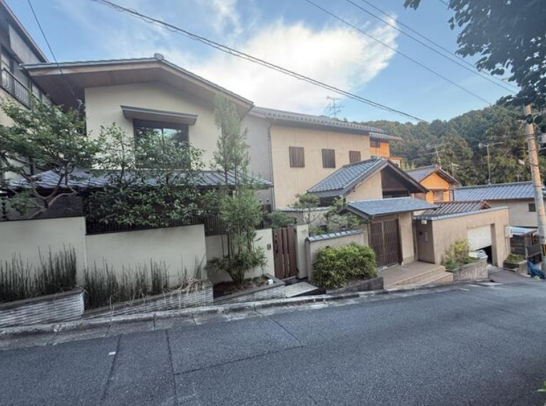 清閑寺霊山町の外観