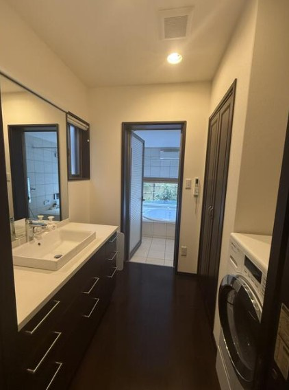 清閑寺霊山町の洗面所