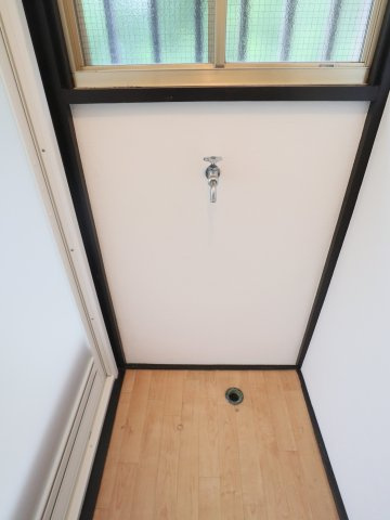 岩佐邸のその他|洗濯機置き場