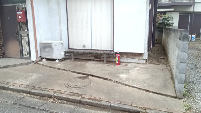 岩佐邸の駐車場|駐車スペース