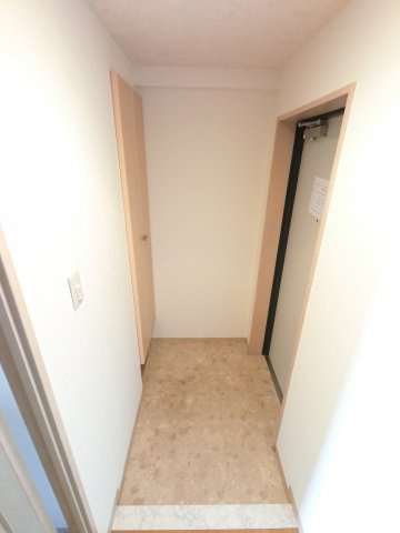 エムズレジデンスの玄関