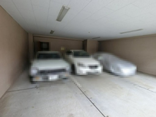 エムズレジデンスの駐車場