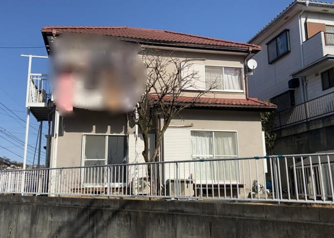 【構造・工法・仕様】 | 木造住宅とは土台、壁、柱など建築物の強度を支える構造体の材に木が使用されている構造を指します。構造体は建物の自重を支えるだけではなく風圧や水圧、積裁荷重などあらゆる衝撃に耐えるための基礎です。