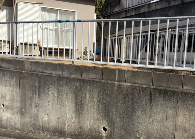【設備】 | 敷地内に散水栓や立水栓があると便利です。水道水を直接利用できるため、水を運ぶ手間を省くことが出来ます。大量の水を必要とする洗車作業や清掃などに役立ちます。その他設備とあわせて、現地でご確認ください。