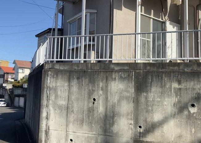 【外観】 | 床下換気口は、床下に湿気がこもることを防ぎ、効果的に換気を行うために設置されています。床下換気口が設置されていない建物は、基礎パッキング工法などにより換気を行なっています。詳細は現地でご確認ください。