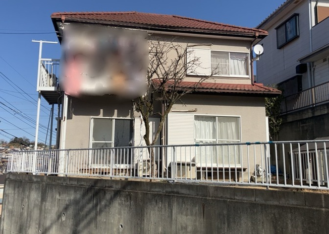 【外観】 | 隣家の土地はどうなっているのか、生活利便施設が近くにあるのか、学校まで近いかなど、お客様のライフスタイルにあわせたイメージが重要です。また、近くにあると困る施設が近くにないかも確認するといいでしょう。