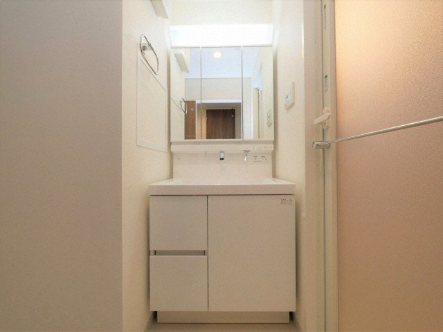 Ｐａｒｖｉｓ　Ｆｌｏｒａ　Ｔｓｕｒｕｍｉの独立洗面台