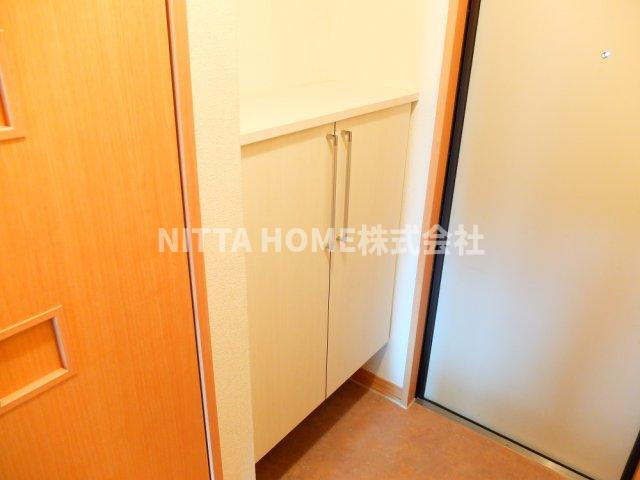 レーブプレミールⅠ番館 のその他共用部分|シューズボックス付きで靴の整理整頓も◎