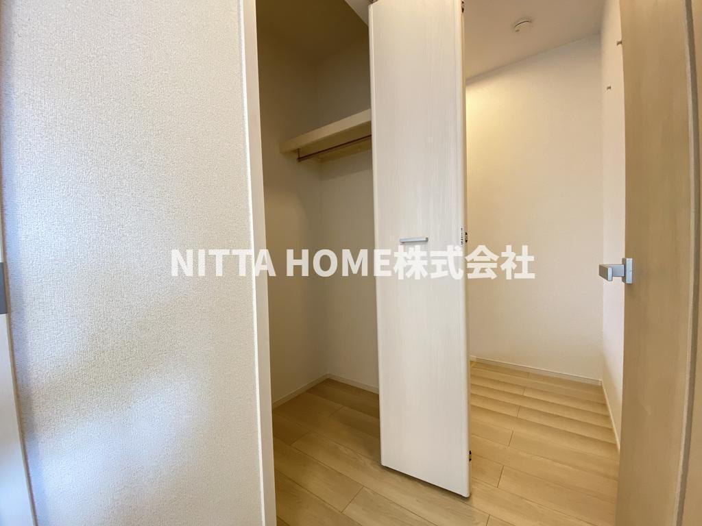 フォレストＤの設備|それぞれの洋室と廊下に収納がついています◇