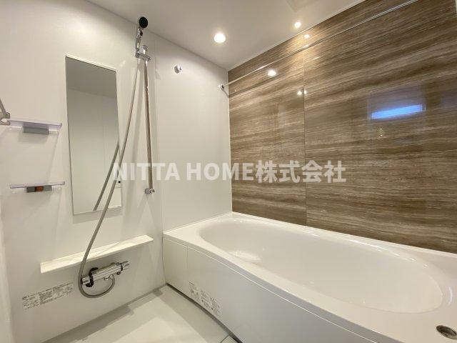 フォレストＤの浴室|広々1坪タイプのバスルームです♪追い焚きから浴室乾燥機などがついていますよ◇