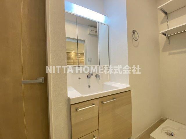 フォレストＤの洗面所|シャワー付きの洗面化粧台もありますよ★