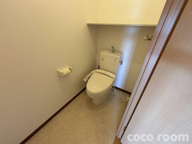 ボンドのトイレ