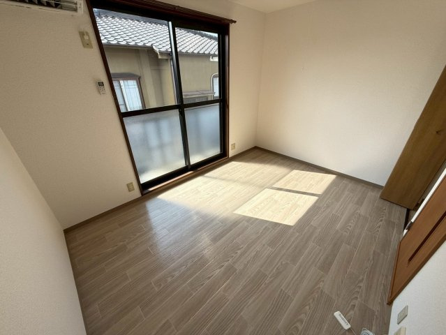 メゾンユーガの洋室