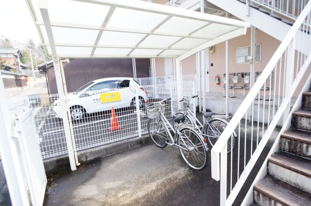 メゾンユーガのエントランス