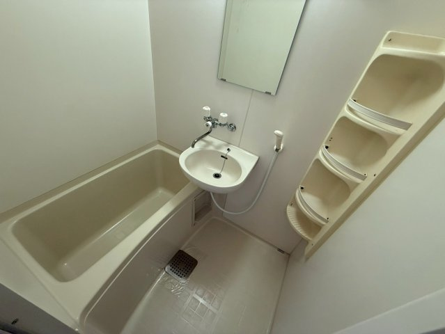 メゾンユーガの浴室