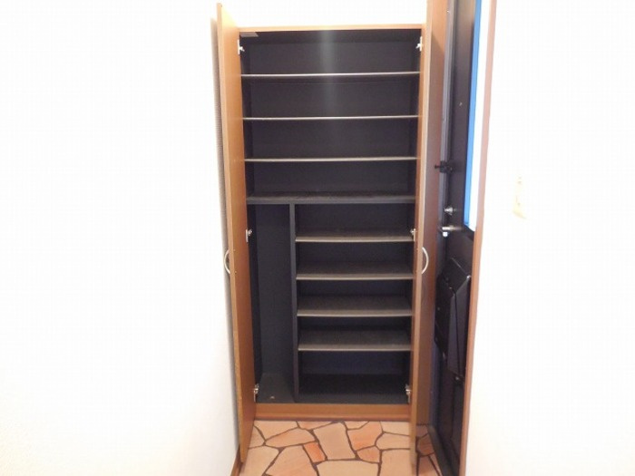 ヴィラ・メルベーユ　Ⅱの収納