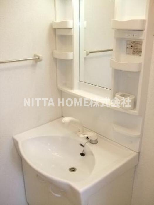 アーバンライフ多田館の洗面所|独立洗髪洗面台になります◎