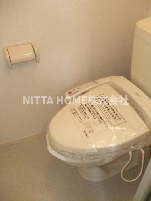 アーバンライフ多田館のトイレ|温水洗浄付きのトイレです＊