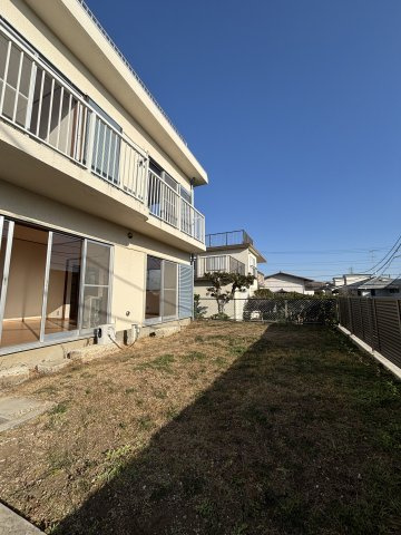 片瀬山戸建の庭