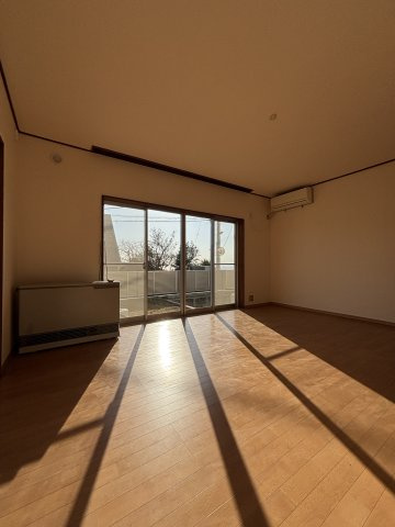 片瀬山戸建の居間・リビング