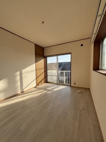 片瀬山戸建の洋室