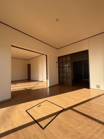 片瀬山戸建の居間・リビング