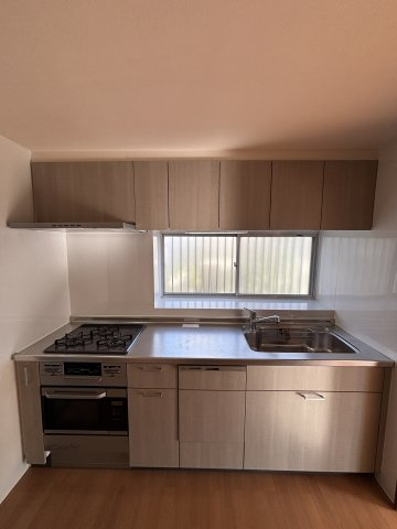 片瀬山戸建のキッチン