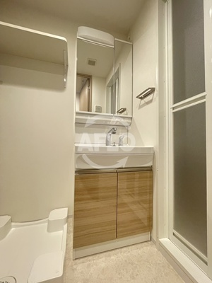 ファーストフィオーレ難波南アルマの浴室|ファーストフィオーレ難波南アルマ　独立洗面台