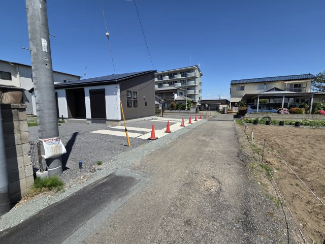 新築　太田市高林南町　GRAFARE　1号棟の前面道路含む現地写真|現地写真　東側接道幅員約4ｍ