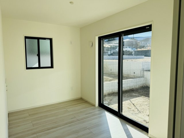 八王子市　兵衛　新築未入居戸建て　１期の洋室|～リビングに隣接している5.0帖の洋室です～