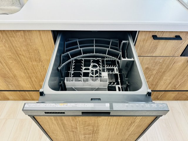 八王子市　兵衛　新築一戸建て　１期のキッチン|～食洗機付き　食事後の食器洗いはお任せ、家族でゆっくりとくつろげます～