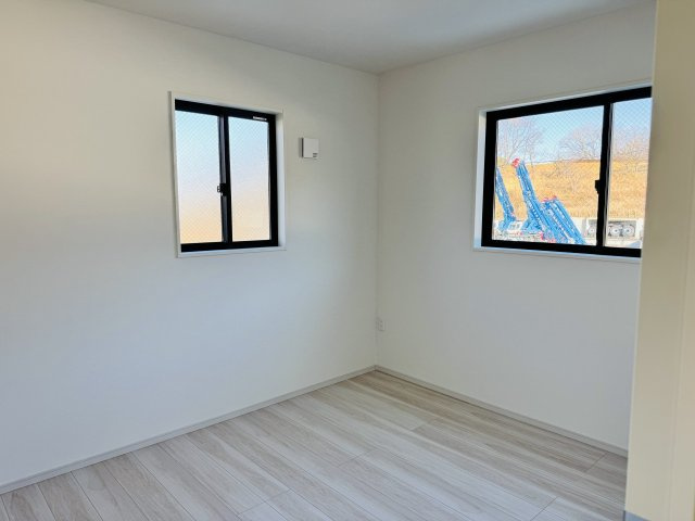 八王子市　兵衛　新築一戸建て　１期の子供部屋|～2階5.2帖の洋室　2面採光で明るく風通しの良いお部屋です～