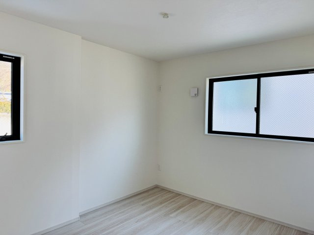 八王子市　兵衛　新築一戸建て　１期の子供部屋|～2階6.7帖の洋室　2面採光で明るく風通しの良いお部屋です～