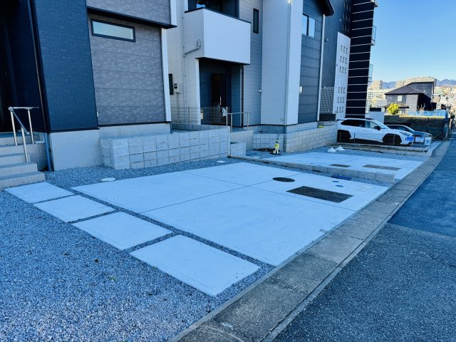 八王子市　兵衛　新築一戸建て　１期の駐車場|～並列2台駐車可能カースペース～