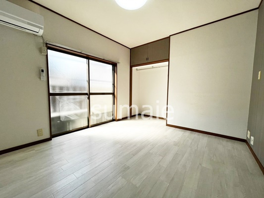 ローズハイツの居間・リビング